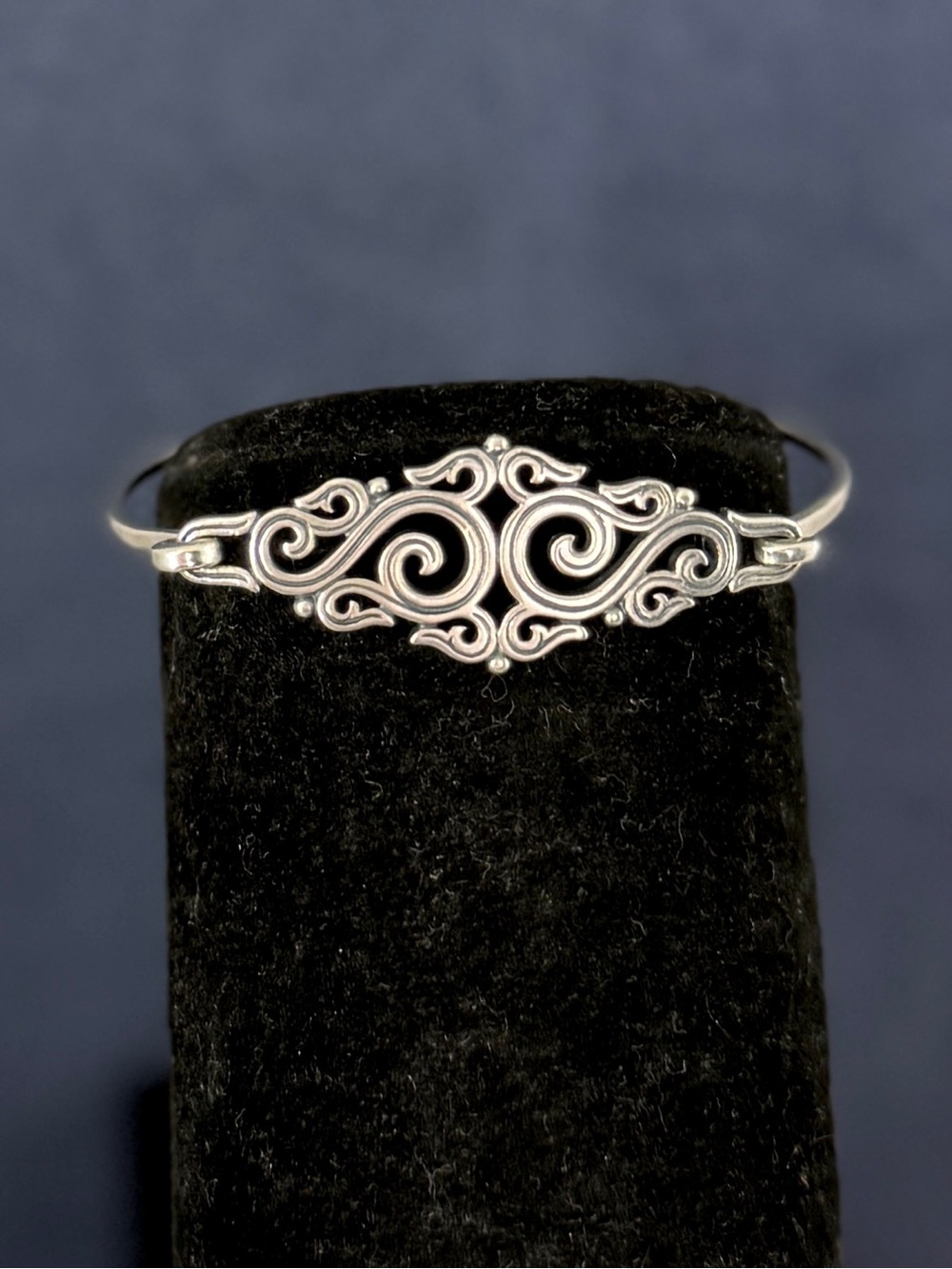 JAMES AVERY Sterling Silver Sorrento Scroll Swirl HookOn Bangle Bracelet RETIRED